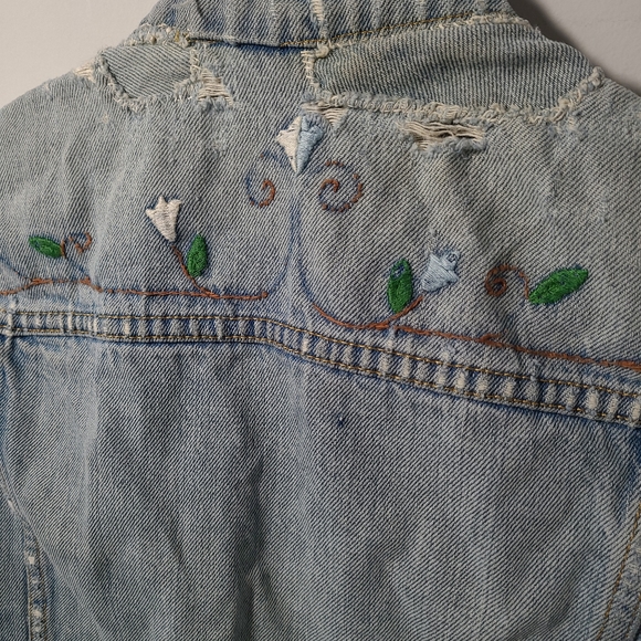 Floral Embroidered Vintage Jean Vest - Picture 4 of 7
